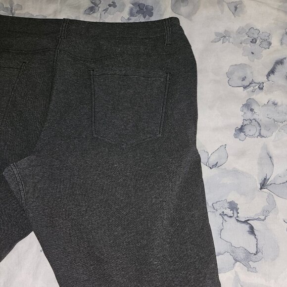 Men's - LuLulemon Commission pants - Picture 8 of 10